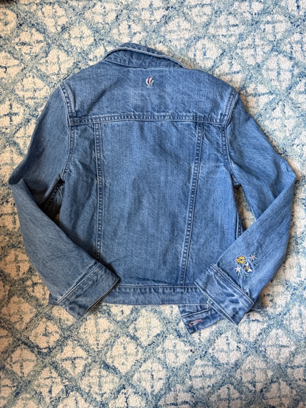 FatFace Light Blue Floral Denim Jacket Girls Kids size 8/9 UK embroidered pink - Picture 5 of 5
